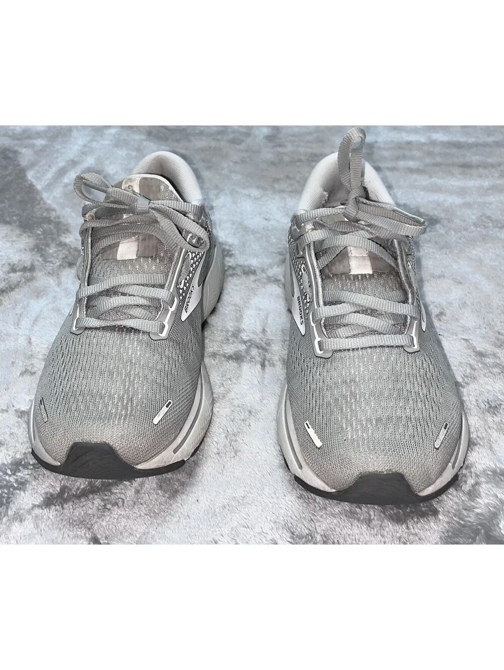 Brooks Ghost 14 Grey Athletic Running Womens Size 6.5 D Wide Sneakers Shoes